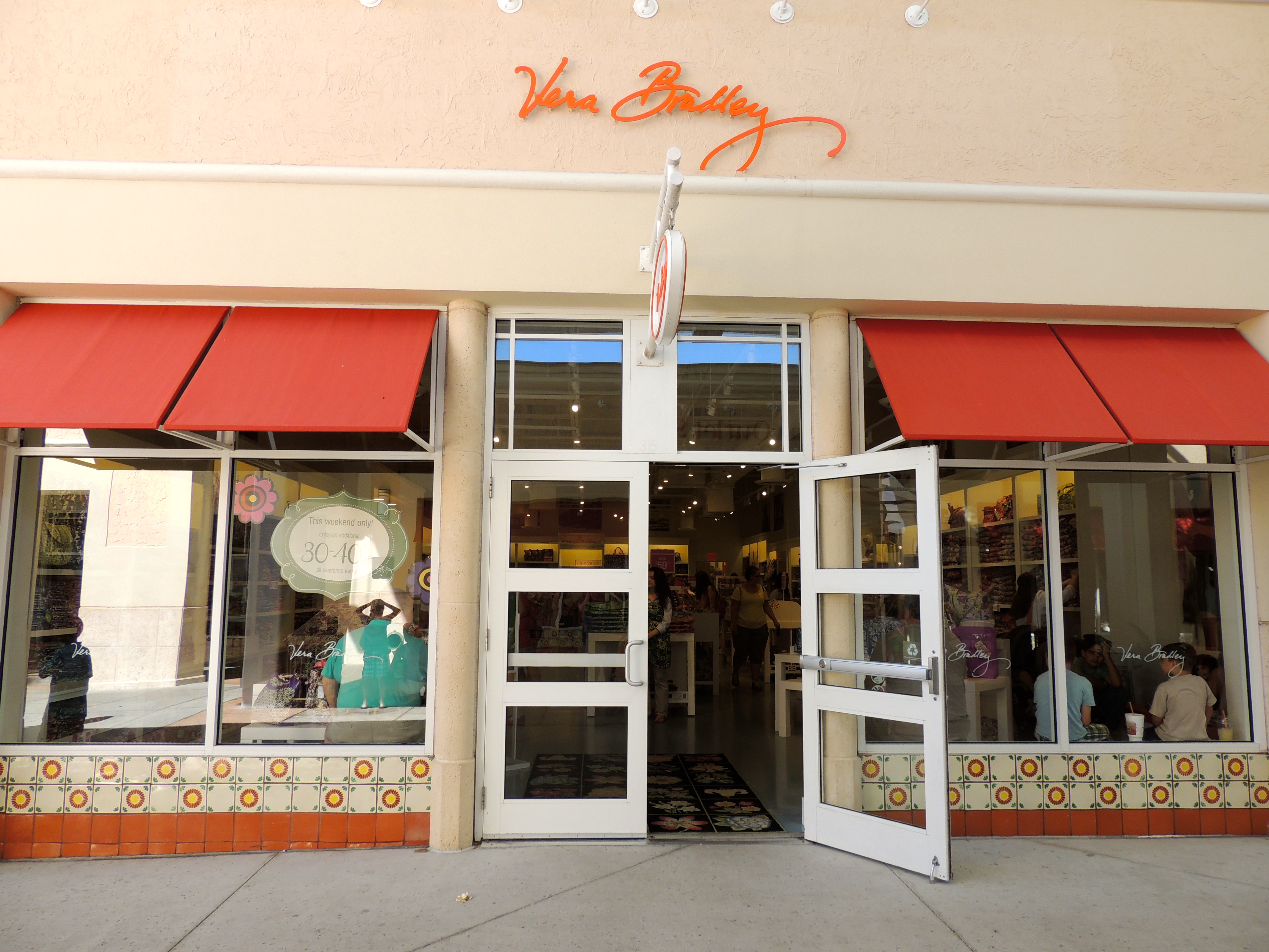 ... Vera Bradley fan, the Orlando Premium Outlet on Vineland is the